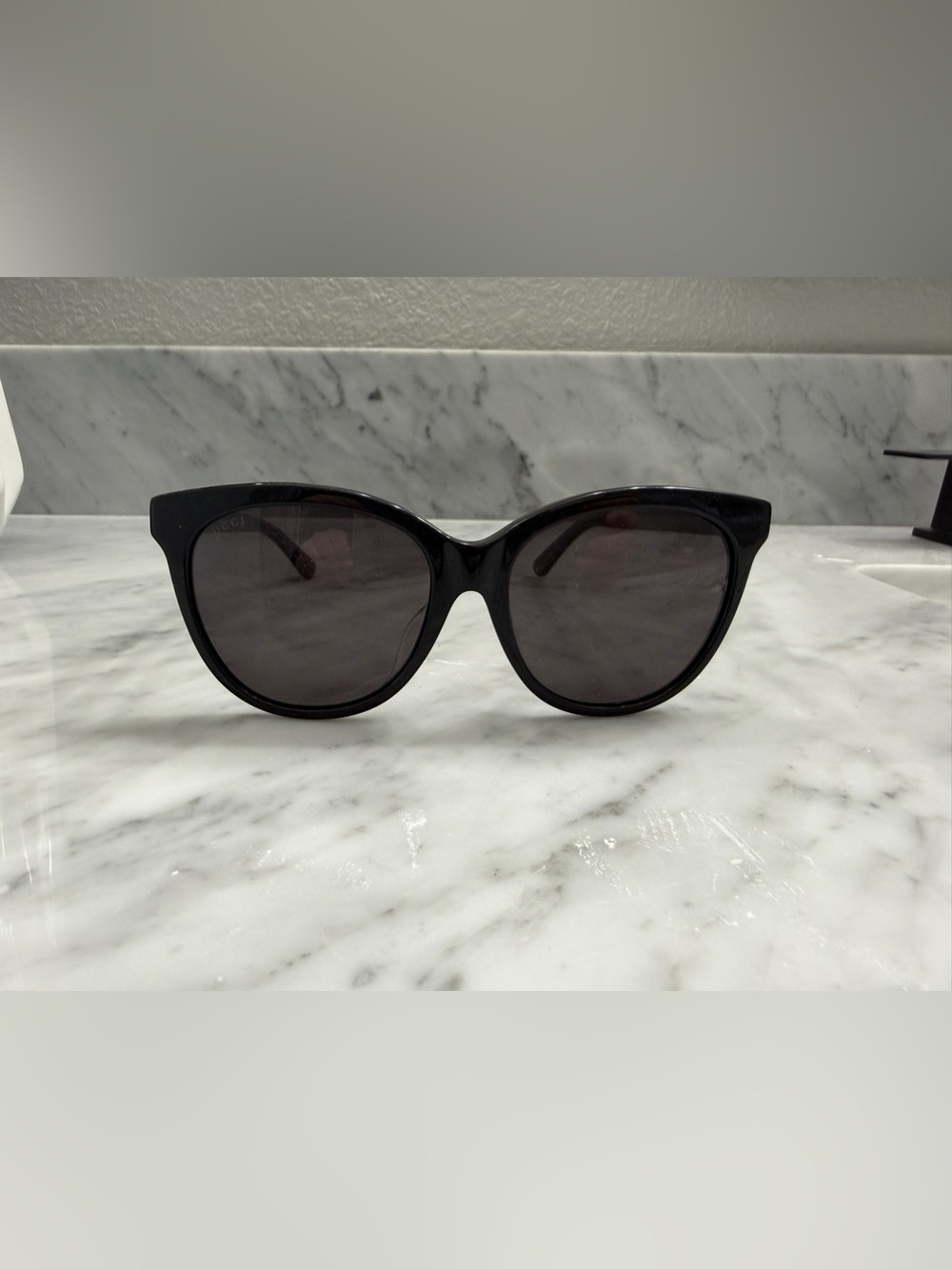 GUCCI Classic Black Cat-Eye Women's Sunglasses